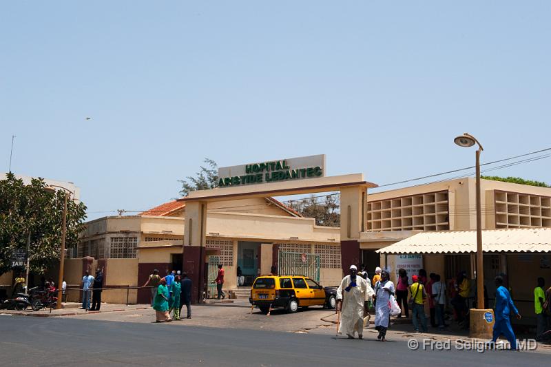 20090528_132738 D3 P1 P1.jpg - Hospital, Dakar